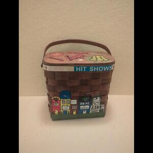 RARE VINTAGE "1965" LADIES SIGNED CARO NAN "ELEGANCE" WOODEN BASKET LIDDED PURSE